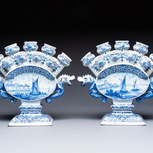 A pair of large blue and white Dutch Delft tulip vases, 19th C. — photo 5