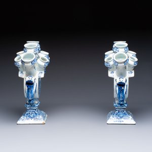 A pair of large blue and white Dutch Delft tulip vases, 19th C. — photo 6