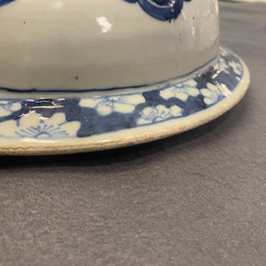 A pair of large Chinese blue and white covered vases, 19th C. — 照片 13