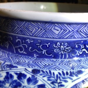 A pair of large Chinese blue and white vases and covers, Kangxi — photo 13