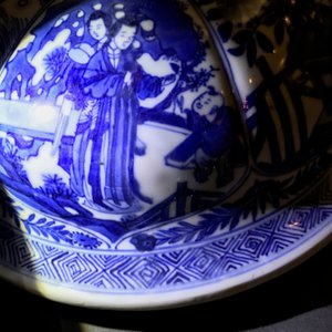 A pair of large Chinese blue and white vases and covers, Kangxi — photo 61