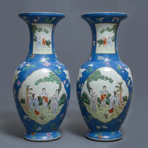 A pair of large Chinese blue-ground famille rose vases with figural design, Qianlong mark, 19th C. — photo 3