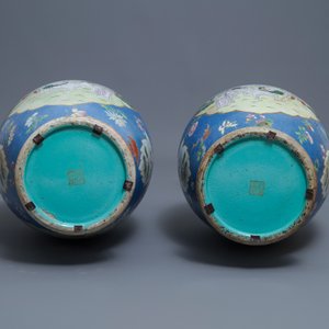 A pair of large Chinese blue-ground famille rose vases with figural design, Qianlong mark, 19th C. — photo 6