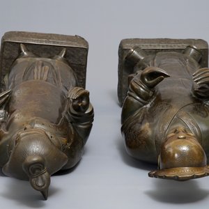 A pair of large Chinese bronze nodding-head figures for the Vietnamese market, 19th C. — 照片 7