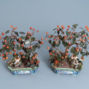 A pair of large Chinese Canton enamel jardinières with jade and hardstone trees, 19th C. — 照片 5