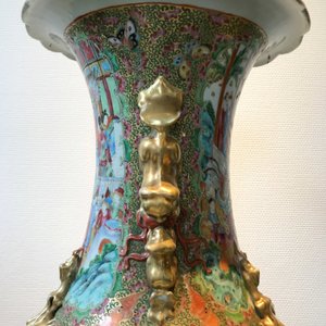 A pair of large Chinese Canton famille rose vases, 19th C. — photo 13
