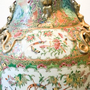 A pair of large Chinese Canton famille rose vases, 19th C. — photo 32