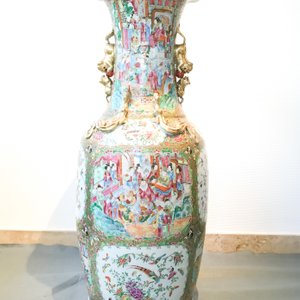 A pair of large Chinese Canton famille rose vases, 19th C. — photo 35