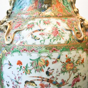A pair of large Chinese Canton famille rose vases, 19th C. — photo 41