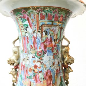 A pair of large Chinese Canton famille rose vases, 19th C. — photo 8