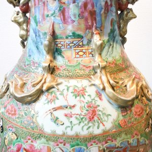 A pair of large Chinese Canton famille rose vases, 19th C. — photo 9