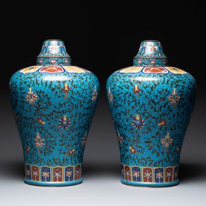 A pair of large Chinese cloisonné 'lotus scroll' 'meiping' vases and cover, Republic — photo 1