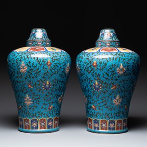 A pair of large Chinese cloisonné 'lotus scroll' 'meiping' vases and covers, Republic — foto 2