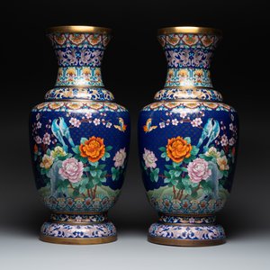 A pair of large Chinese cloisonné vases with birds among flowering branches, 20th C. — photo 2