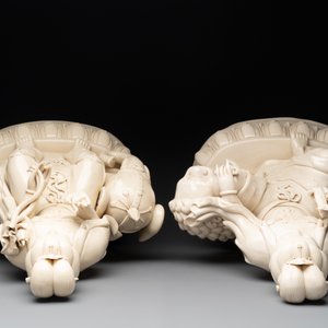 A pair of large Chinese Dehua blanc de Chine Bodhisattvas seated on an elephant and a Buddhist lion, 20th C. — photo 6