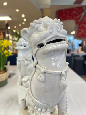A pair of large Chinese Dehua blanc de Chine Buddhist lion joss stick holders, 19th C. — photo 22