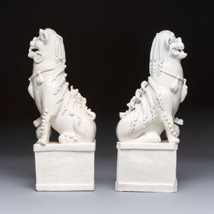A pair of large Chinese Dehua blanc de Chine Buddhist lion joss stick holders, 19th C. — photo 4