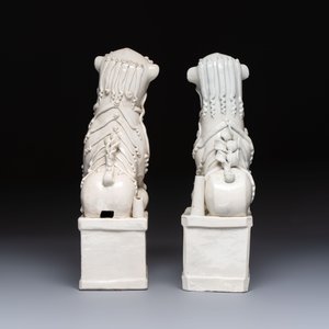 A pair of large Chinese Dehua blanc de Chine Buddhist lion joss stick holders, 19th C. — photo 5