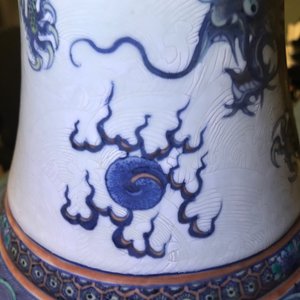 A pair of large Chinese doucai 'dragon' bottle vases, tianqiu ping, Qianlong mark, 19th C. — photo 37