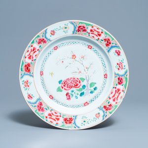 A pair of large Chinese famille rose chargers with floral design, Yongzheng/Qianlong — 照片 2