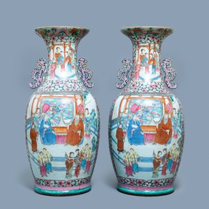 A pair of large Chinese famille rose 'court scene' vases, 19th C. — 照片 3