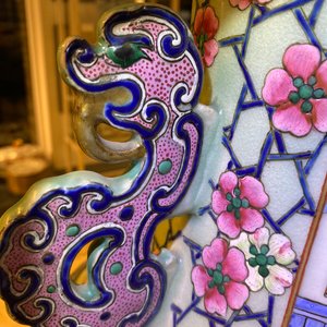 A pair of large Chinese famille rose 'court scene' vases, 19th C. — 照片 51