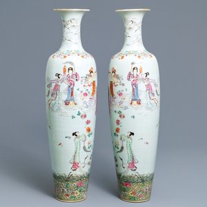 A pair of large Chinese famille rose 'immortals and cranes' vases, Republic, 20th C. — photo 1