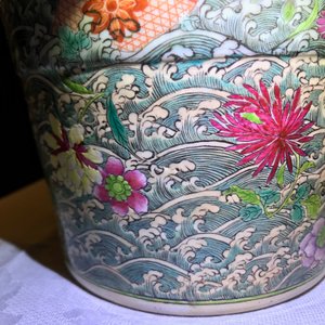 A pair of large Chinese famille rose 'immortals and cranes' vases, Republic, 20th C. — photo 11