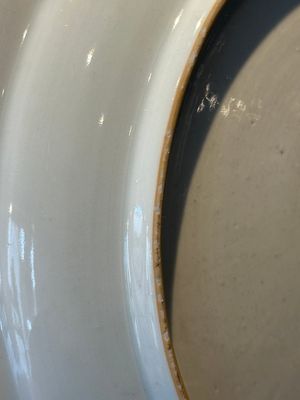 A pair of large Chinese famille rose 'Madame de Pompadour' dishes, Qianlong, ca. 1745 — photo 8