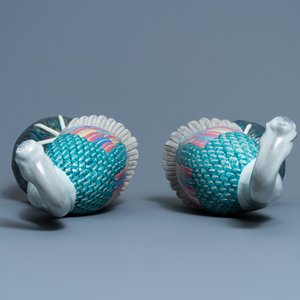A pair of large Chinese famille rose models of cranes, 20th C. — photo 6