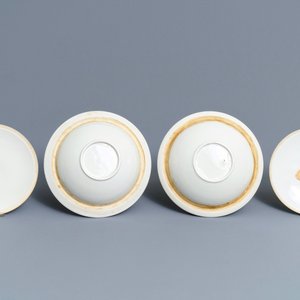 A pair of large Chinese famille rose tripod warming bowls and covers, 19/20th C. — photo 9