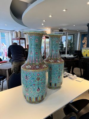 A pair of large Chinese famille rose turquoise-ground 'lotus scroll' vases, Guangxu mark and of the period — photo 3