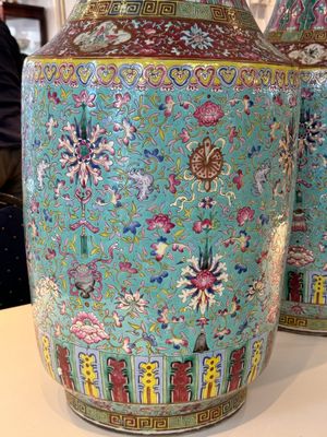 A pair of large Chinese famille rose turquoise-ground 'lotus scroll' vases, Guangxu mark and of the period — photo 6