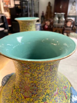 A pair of large Chinese famille rose yellow-ground 'Hu' vases with narrative design, Qianlong mark, Republic — 照片 10