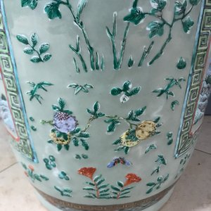 A pair of large Chinese famille verte celadon-ground vases with figural design, 19th C. — photo 25
