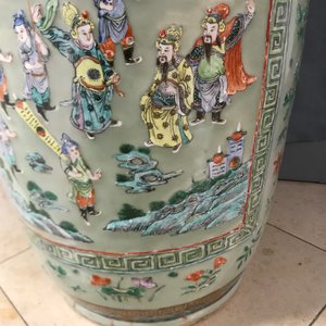 A pair of large Chinese famille verte celadon-ground vases with figural design, 19th C. — photo 31