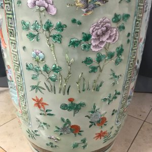 A pair of large Chinese famille verte celadon-ground vases with figural design, 19th C. — photo 38