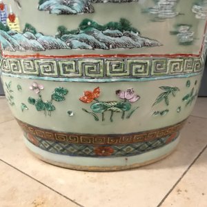A pair of large Chinese famille verte celadon-ground vases with figural design, 19th C. — photo 46