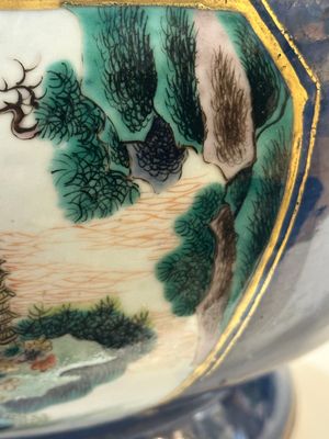 A pair of large Chinese famille verte powder-blue-ground 'landscape' jardinières, 19th C. — 照片 13