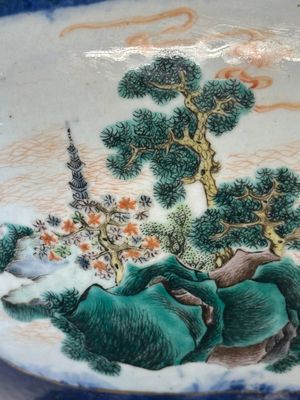 A pair of large Chinese famille verte powder-blue-ground 'landscape' jardinières, 19th C. — 照片 29