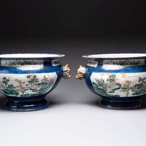 A pair of large Chinese famille verte powder-blue-ground 'landscape' jardinières, 19th C. — 照片 1
