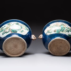 A pair of large Chinese famille verte powder-blue-ground 'landscape' jardinières, 19th C. — 照片 6