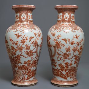 A pair of large Chinese iron red and gilt 'phoenixes' vases, Qianlong — photo 5