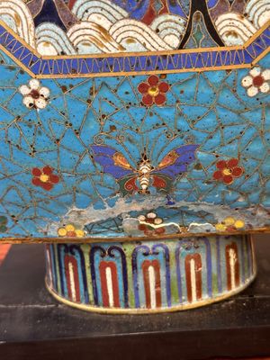 A pair of large Chinese octagonal cloisonné moonflasks, 'bianhu', Qianlong/Jiaqing — 照片 17