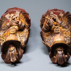 A pair of large Chinese or Vietnamese gilded, lacquered and painted wooden figures, 18/19th C. — 照片 7
