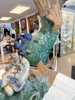 A pair of large Chinese polychrome-glazed fish-form roof tiles, 19th C. — photo 11