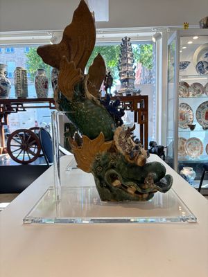 A pair of large Chinese polychrome-glazed fish-form roof tiles, 19th C. — photo 2