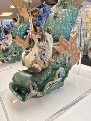 A pair of large Chinese polychrome-glazed fish-form roof tiles, 19th C. — photo 23