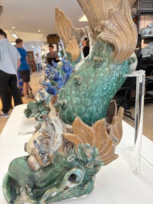 A pair of large Chinese polychrome-glazed fish-form roof tiles, 19th C. — photo 24