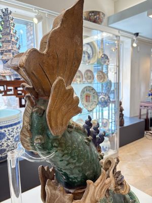 A pair of large Chinese polychrome-glazed fish-form roof tiles, 19th C. — photo 30